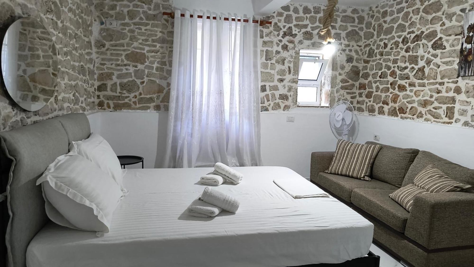 Polyxeni Apartments & Rooms Qeparo Ngoại thất bức ảnh